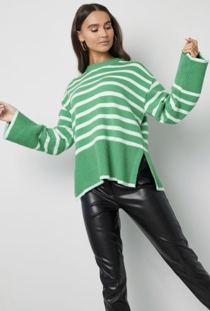 Wide knitted sweater flared sleeve Green